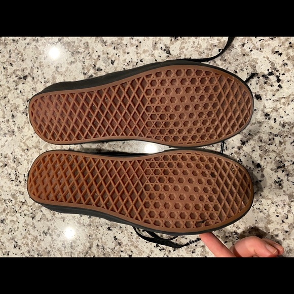 Vans - Picture 5 of 8